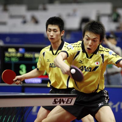 好青年ペア 松平賢二 上田仁 やや固くなるも初戦をストレート勝ち 卓球王国web